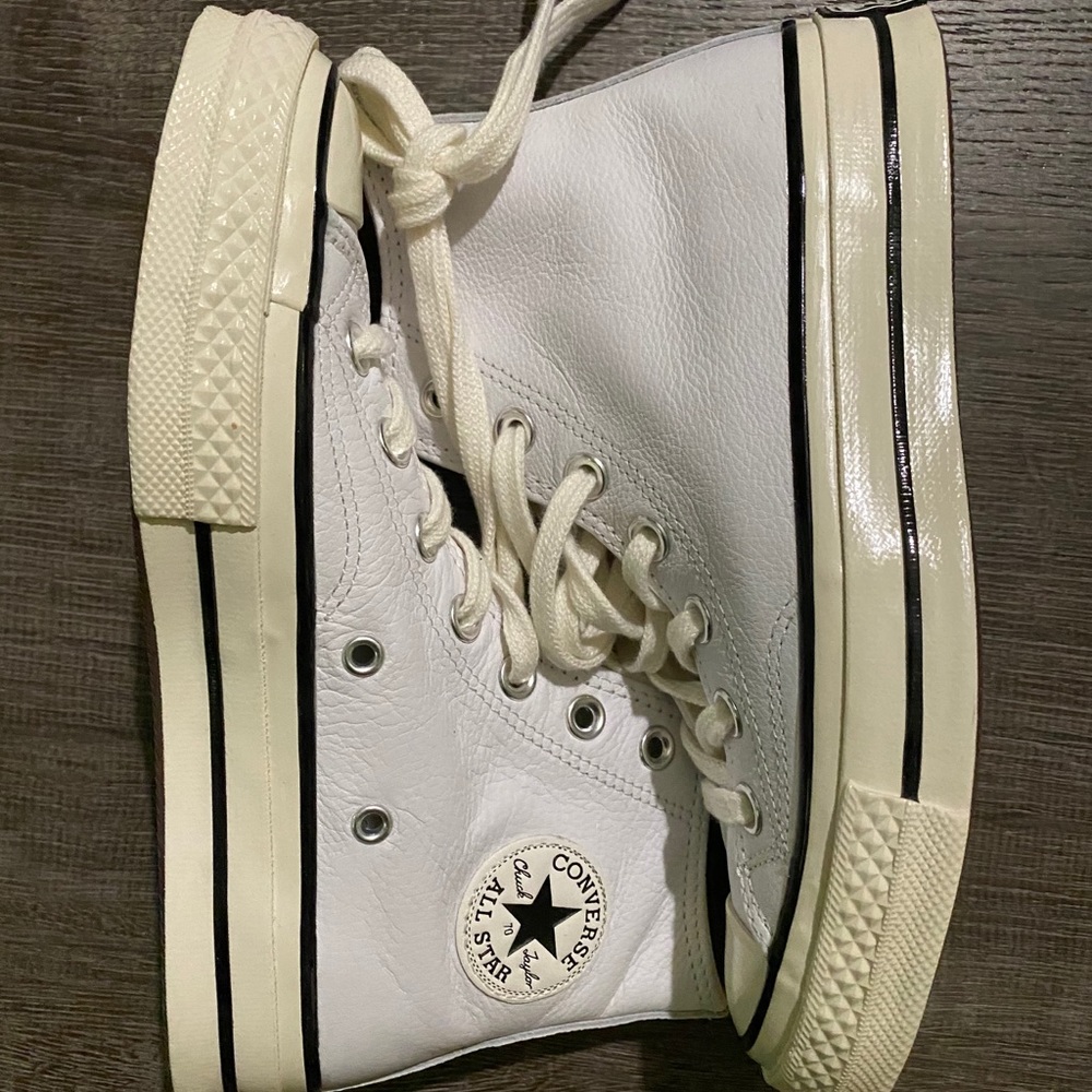 High top Converse NEW